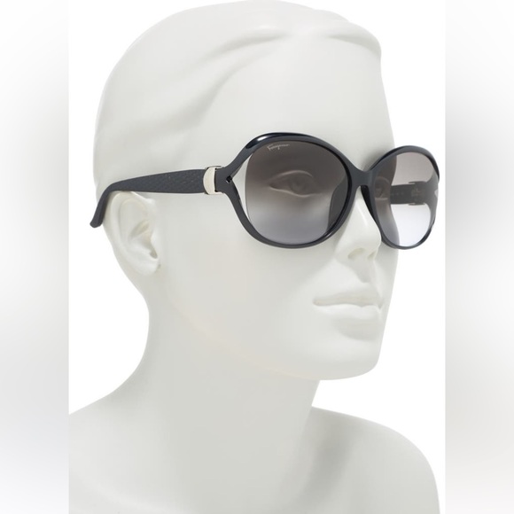 ???NEW Salvatore Ferragamo 61mm Round Black Sunglasses